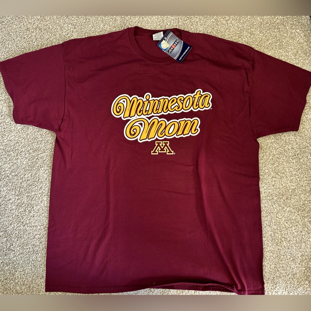 Women’s Jerzees UMN Mom T-Shirt